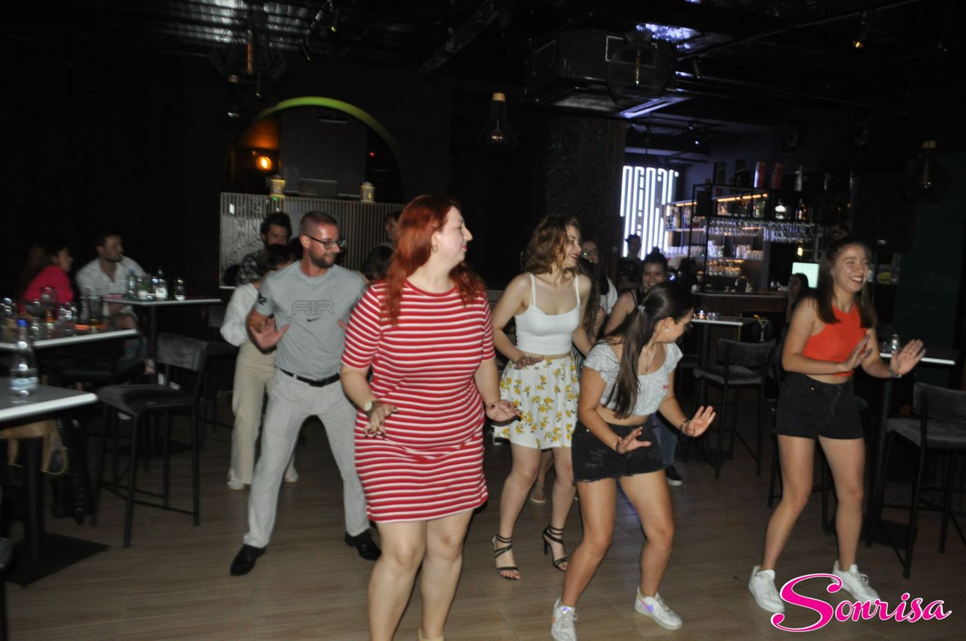 Слика 4 од забавите на Сонриса во Inside Bar (фото-серија од 18.06.2022)