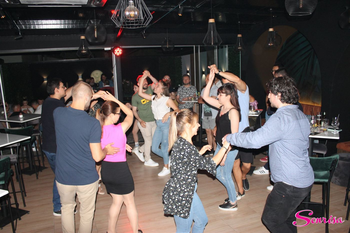 Слика 2 од забавите на Сонриса во Inside Bar (фото-серија од 28.05.2022)